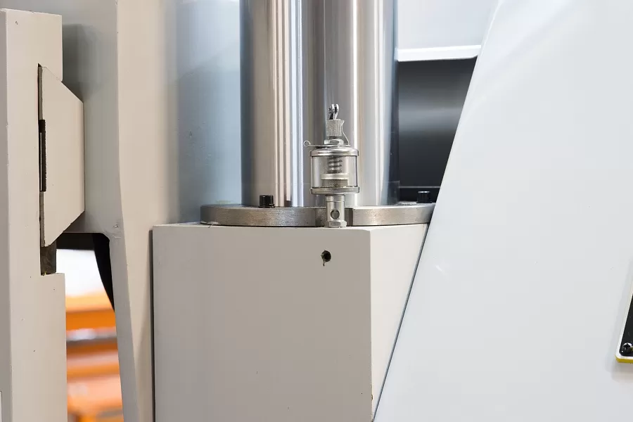 Двухколонный полуавтоматический ленточнопильный станок Stalex TGK-4240 - фото