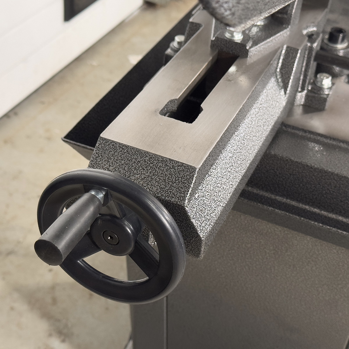 Ленточная пила по металлу AURA LM-128SHDV/220 - фото