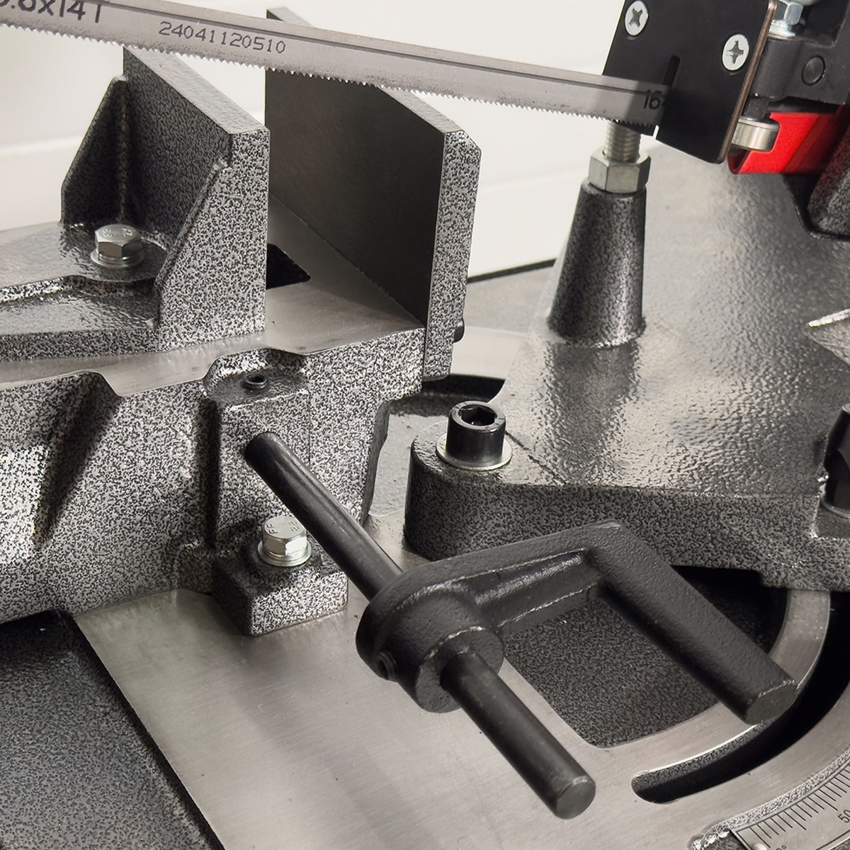 Ленточная пила по металлу AURA LM-128SHDV/220 - фото