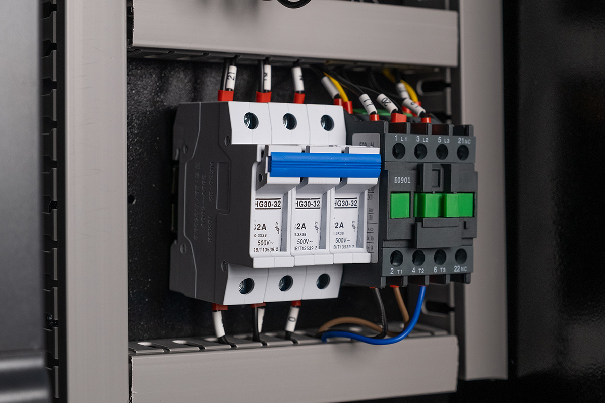 Компрессор винтовой Hansmann RSE18.5-10 с частотным преобразователем - фото