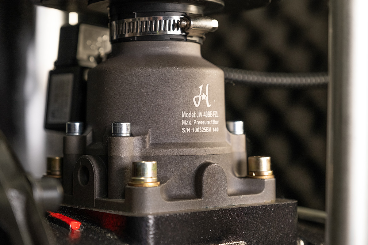 Компрессор винтовой Hansmann RSE15-8 с частотным преобразователем - фото