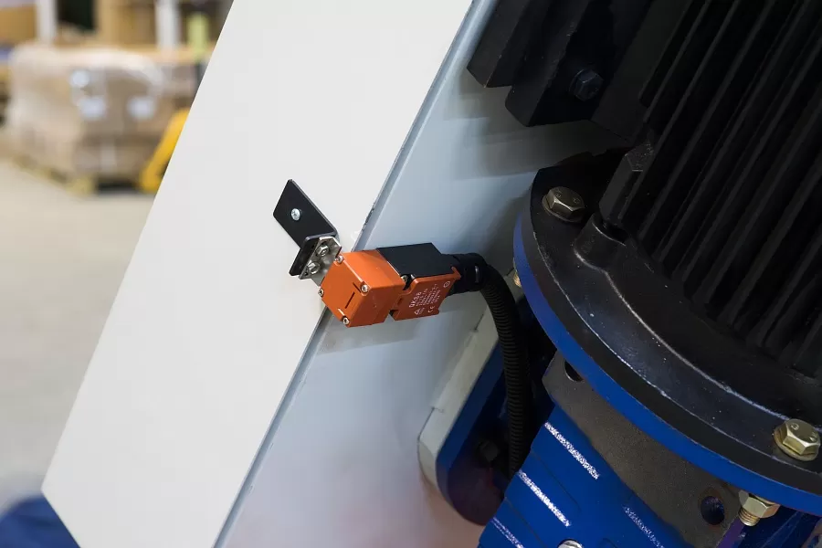 Двухколонный полуавтоматический ленточнопильный станок Stalex TGK-4240 - фото