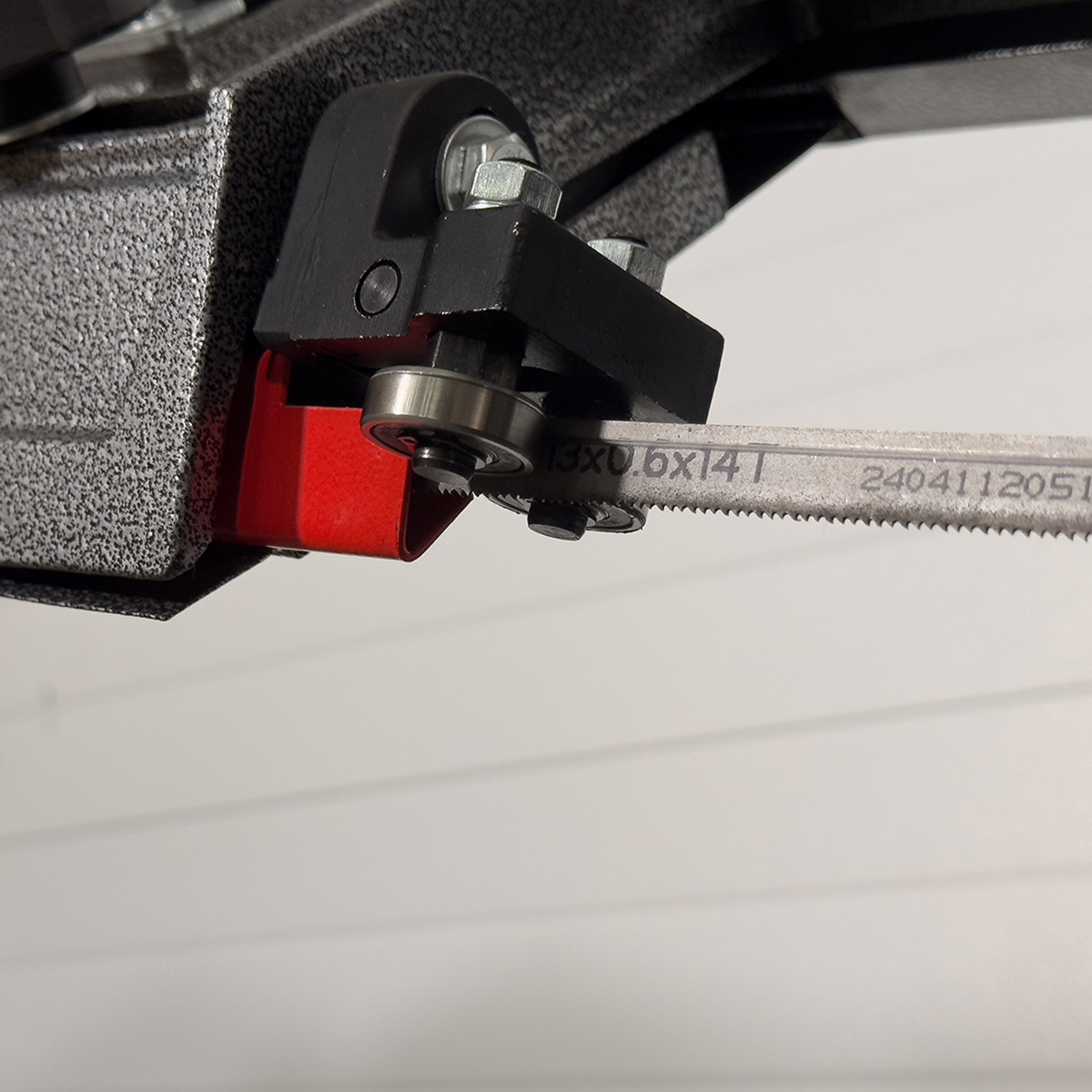 Ленточная пила по металлу AURA LM-128SHDV/220 - фото