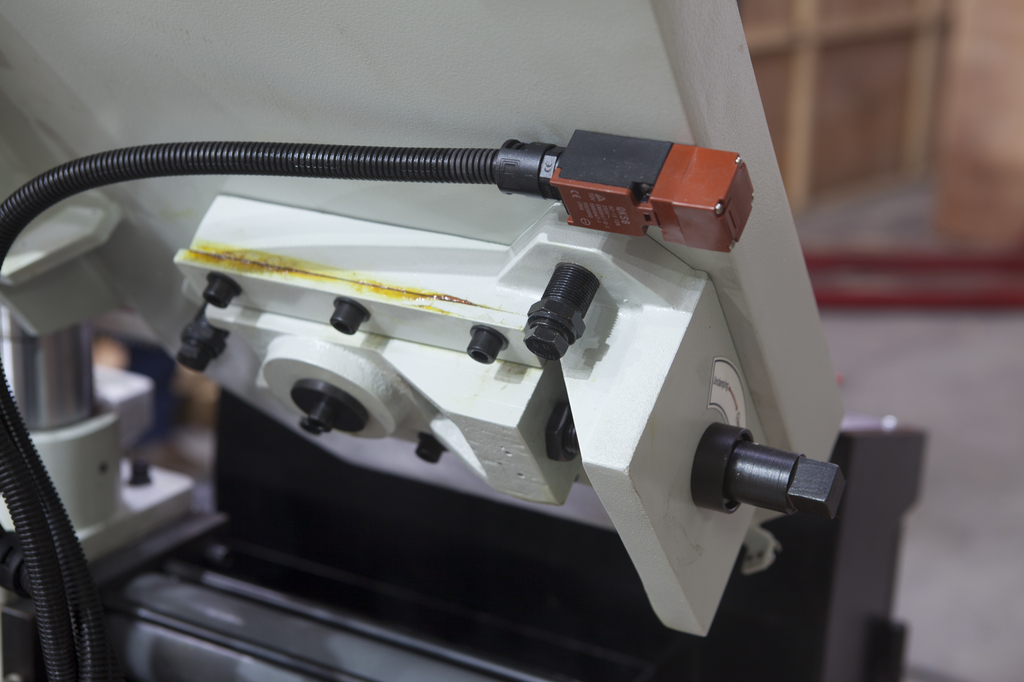 Двухколонный полуавтоматический ленточнопильный станок Stalex TBK-4228 - фото