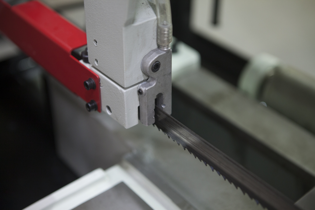 Двухколонный полуавтоматический ленточнопильный станок Stalex TBK-4228 - фото