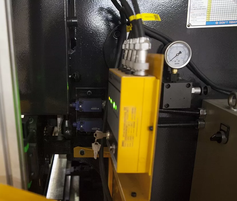 Пресс гидравлический W67Y STALEX 30x1300 Е21 - фото