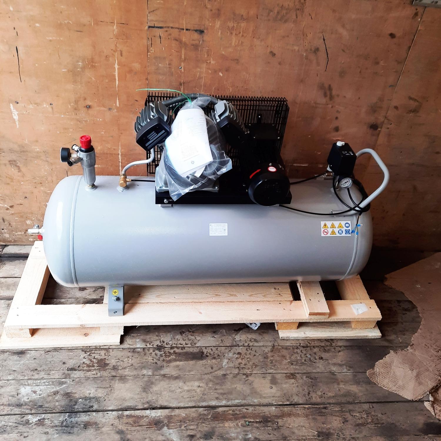 Компрессор с ременной передачей СБ4/С-200.LB30 Remeza AirCast - фото