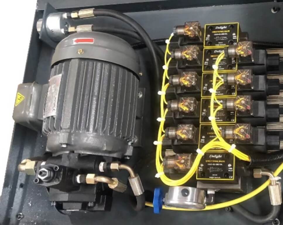 Двухколонный автоматический ленточнопильный станок Metal Master MSK-300 - фото