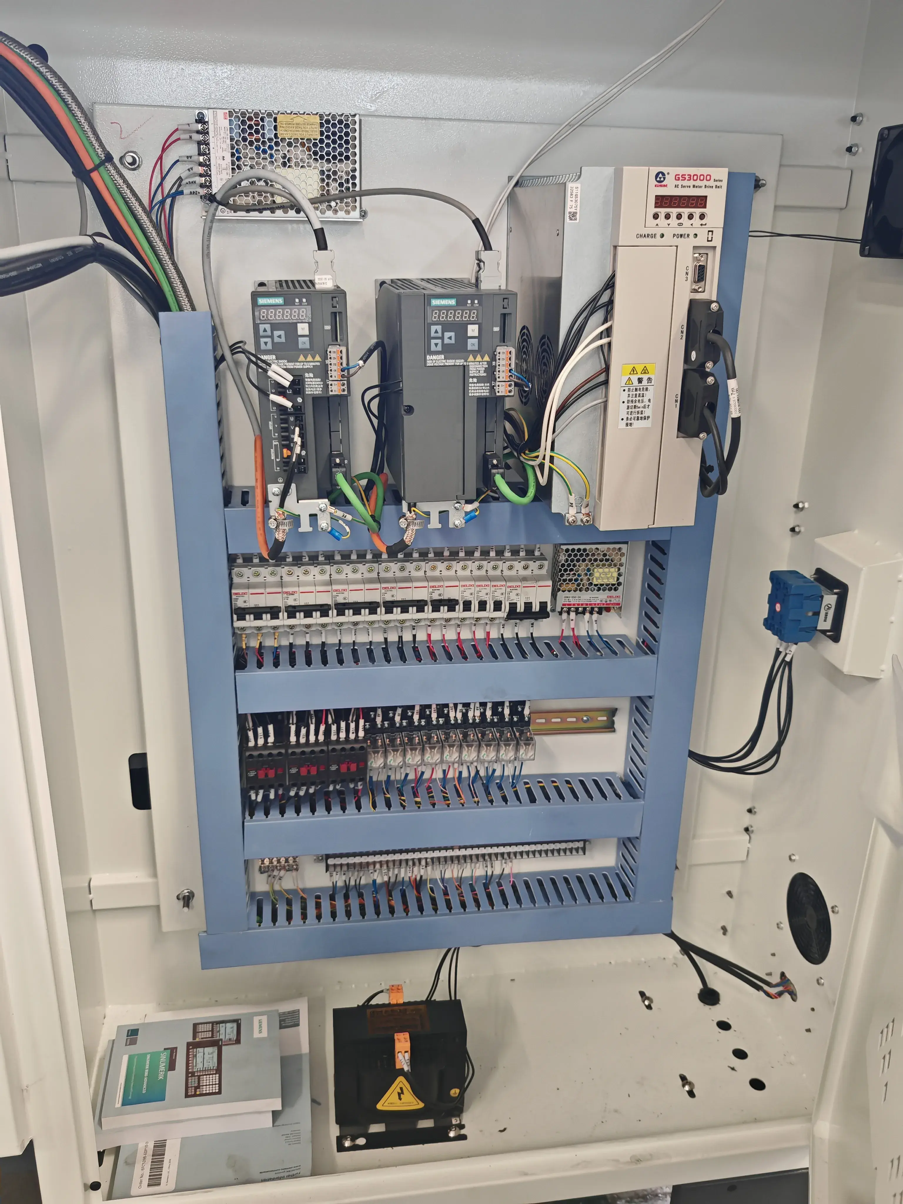 Токарный станок с ЧПУ REALREZ CK 6150х1000 SAH8 - фото