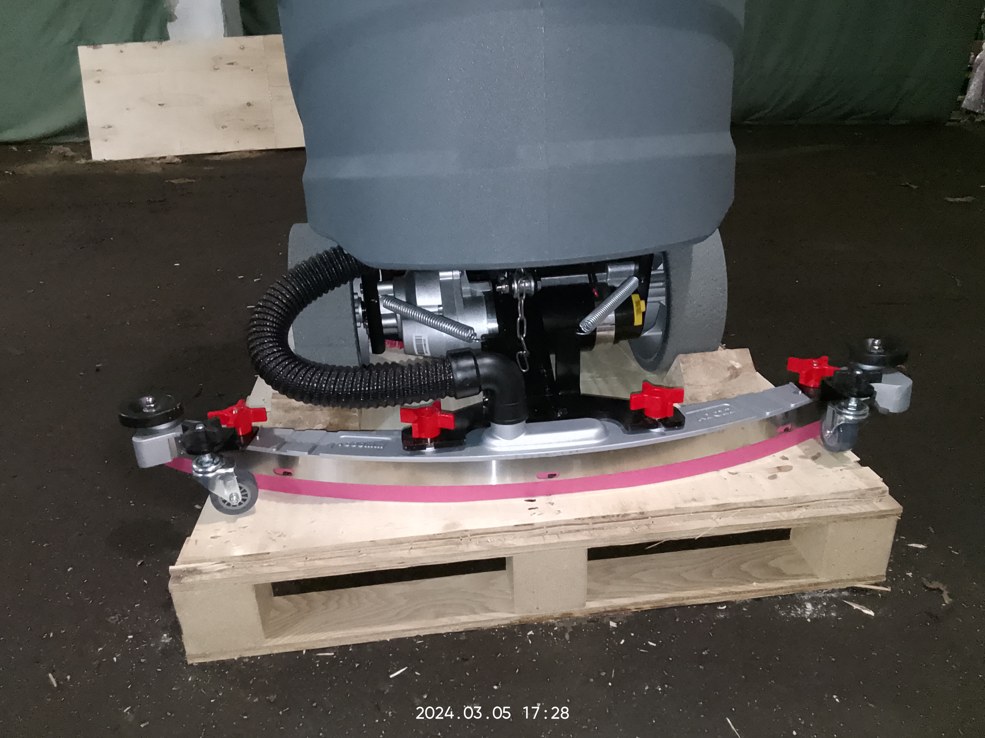 Машина поломоечная TOR COMFORT 70 с АКБ Li-ion 24/100 В/Ач - фото