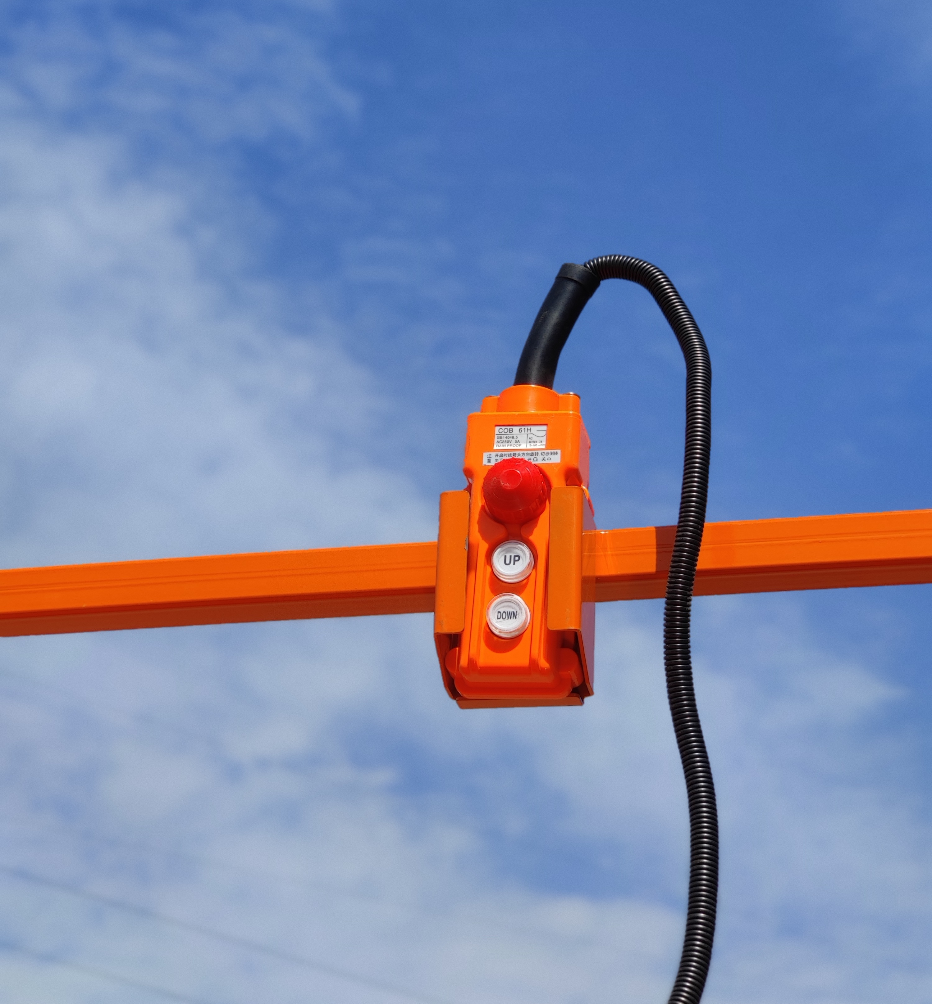 Телескопический подъемник GROST Tower Drive 500-11 с выдвижной платформой с питанием от аккумулятора - фото