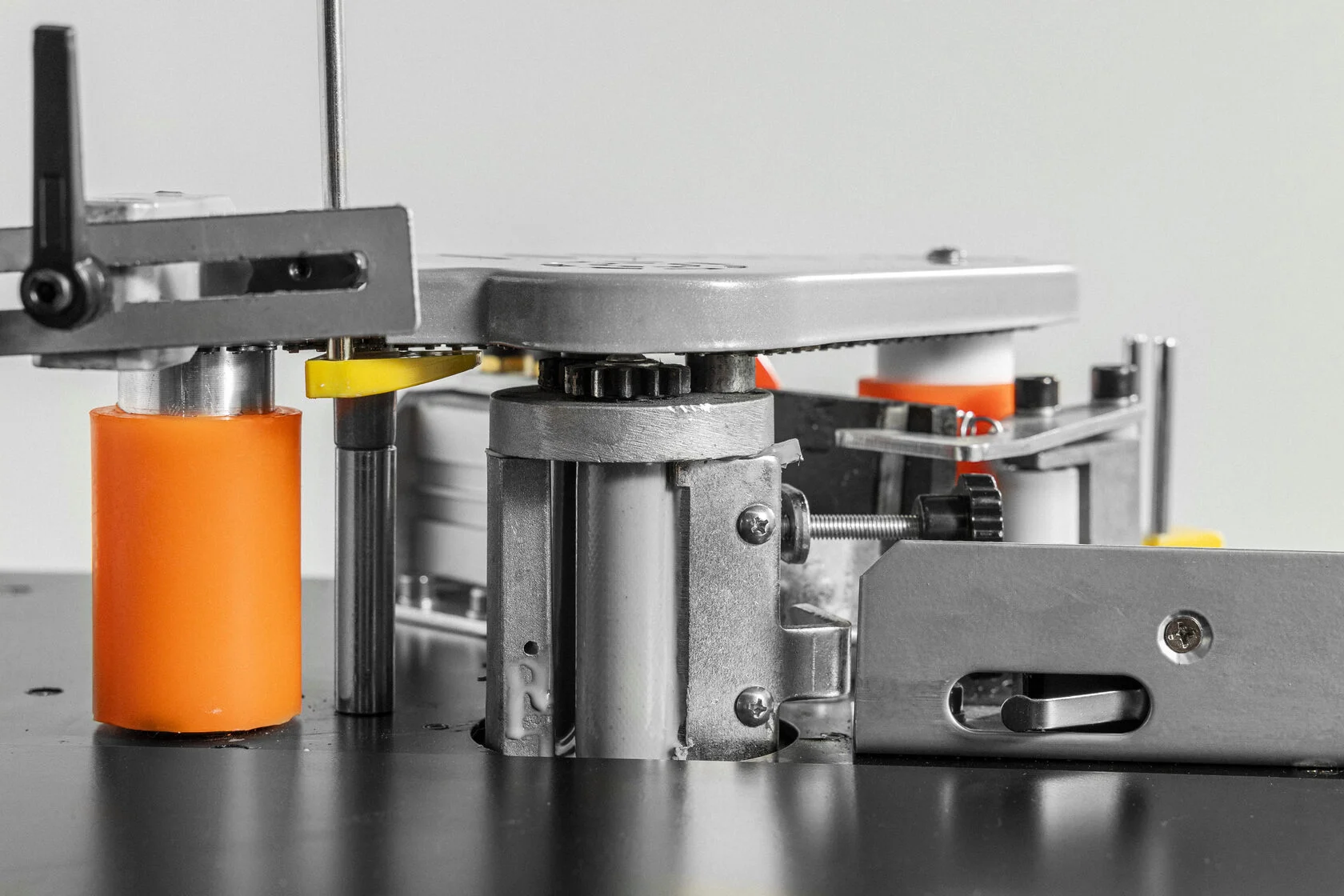 Компактный кромкооблицовочный станок KROM ECONOM - фото