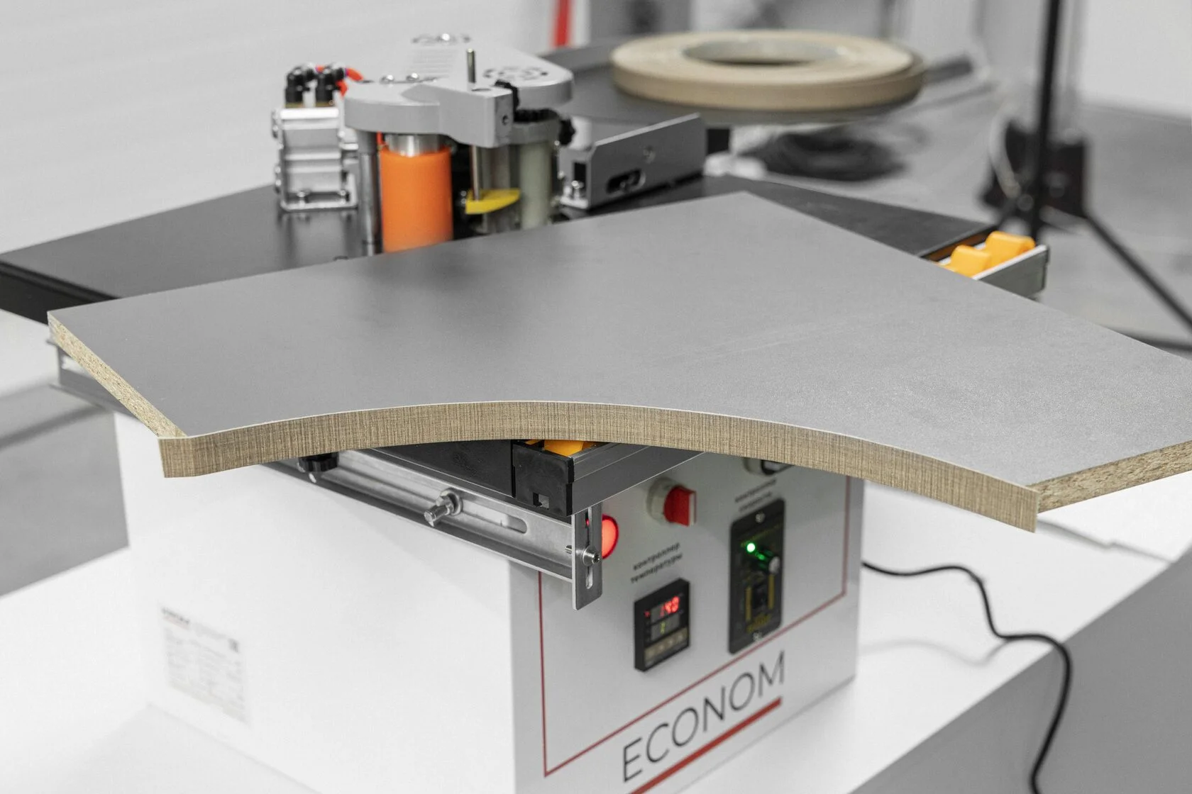 Компактный кромкооблицовочный станок KROM ECONOM - фото