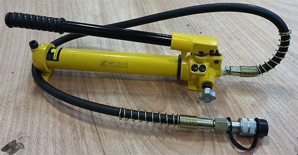 Насос ручной гидравлический НРГ 700-0.35 (700бар, 0.35 л), двухступенчатый - фото
