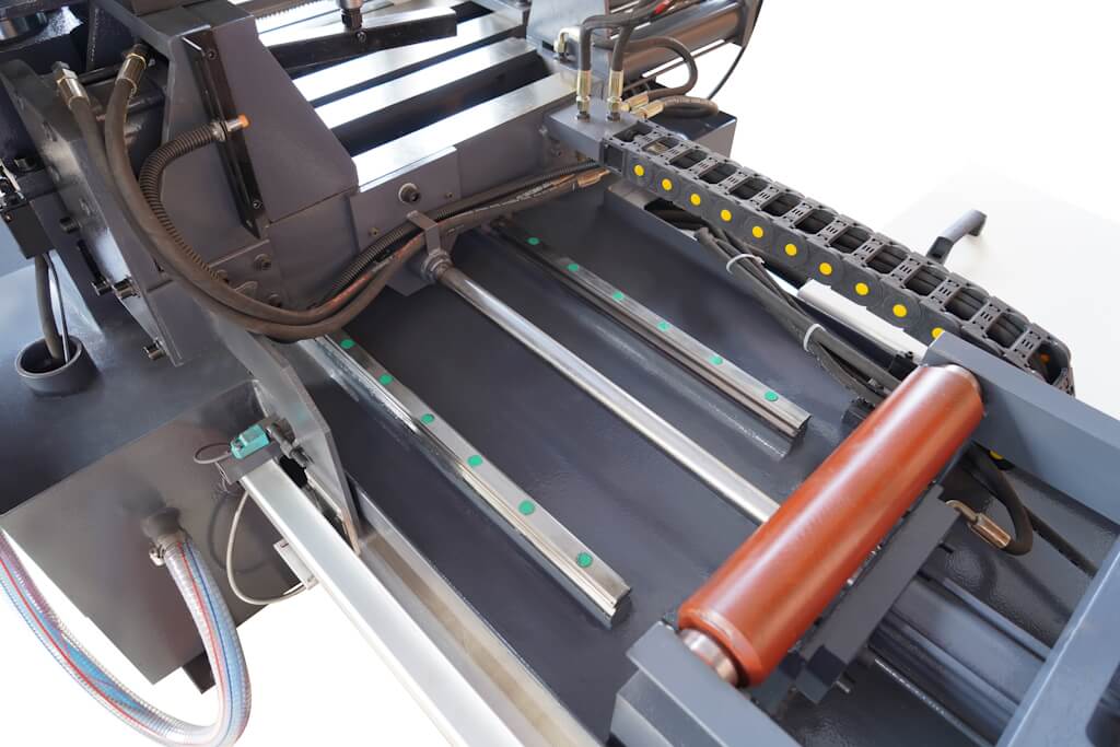 Двухколонный автоматический ленточнопильный станок Metal Master MSK 350 Е - фото