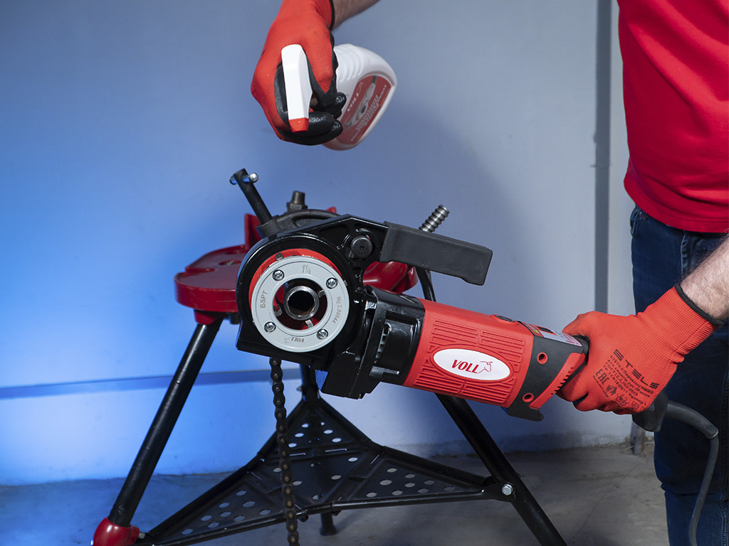 Электрический клупп VOLL V-Matic B1 с набором головок 1/2"-1 1/4" - фото