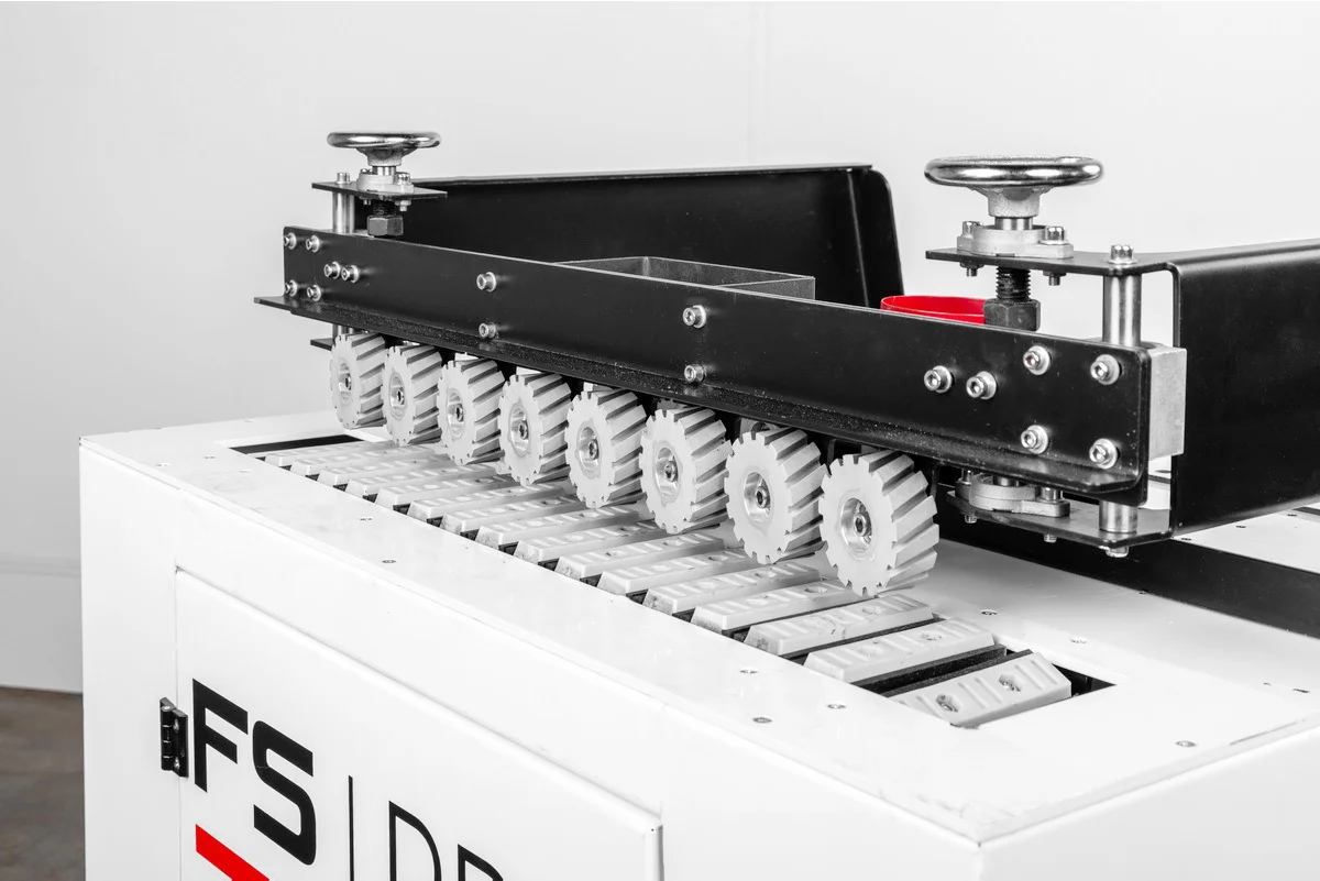 Фрезерный станок с автоматической подачей заготовки FS PRO - фото