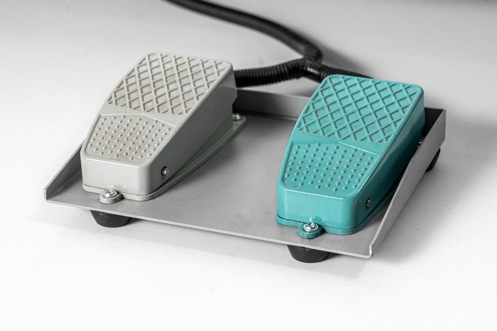 Профессиональный кромкофрезерный станок для прямых и криволинейных деталей TRIMM 2000 - фото