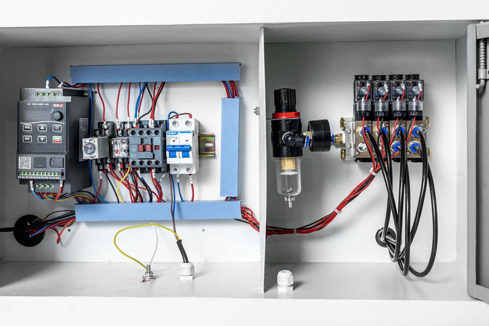 Профессиональный кромкофрезерный станок для прямых и криволинейных деталей TRIMM 2000 - фото