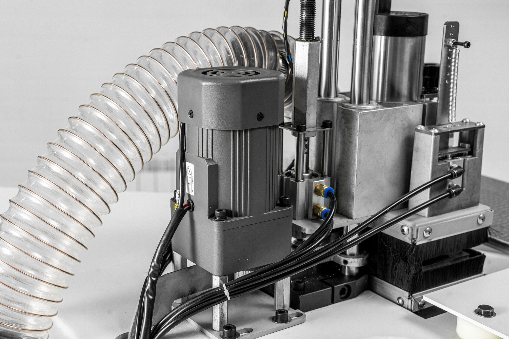 Профессиональный кромкофрезерный станок для прямых и криволинейных деталей TRIMM 2000 - фото