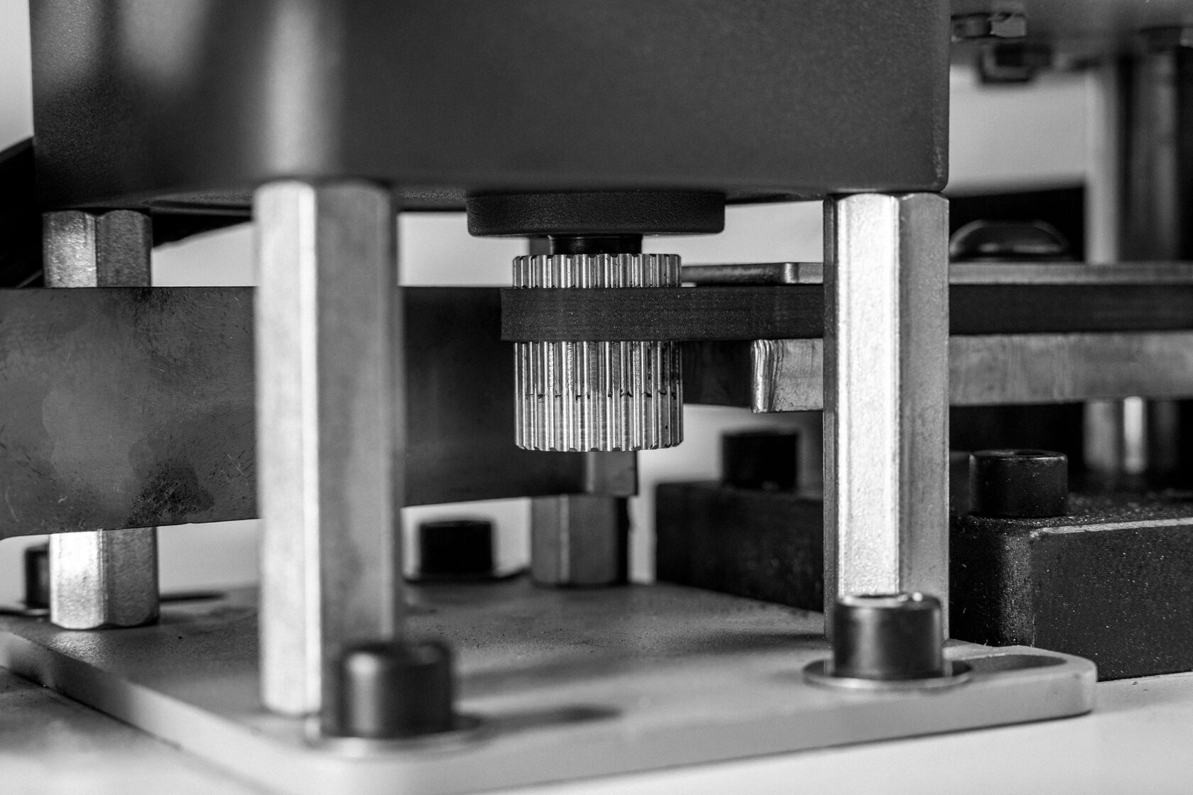 Профессиональный кромкофрезерный станок для прямых и криволинейных деталей TRIMM 2000 - фото