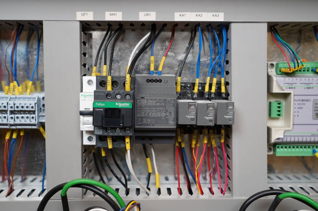 Станок токарный c ЧПУ Metal Master TurnMaster 1830 MB1 - фото