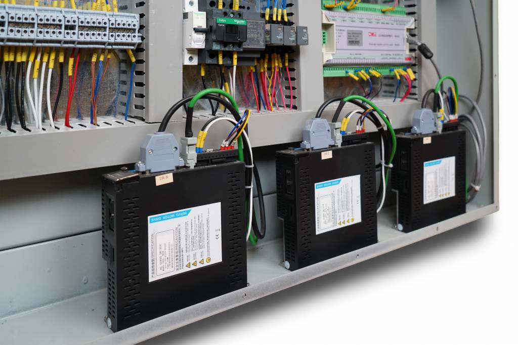 Станок токарный c ЧПУ Metal Master TurnMaster 1830 MB1 - фото