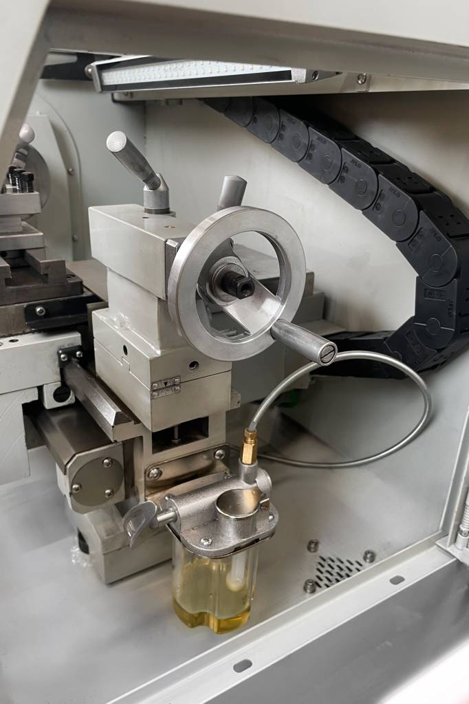 Станок токарный c ЧПУ Metal Master TurnMaster 1830 ML1 - фото