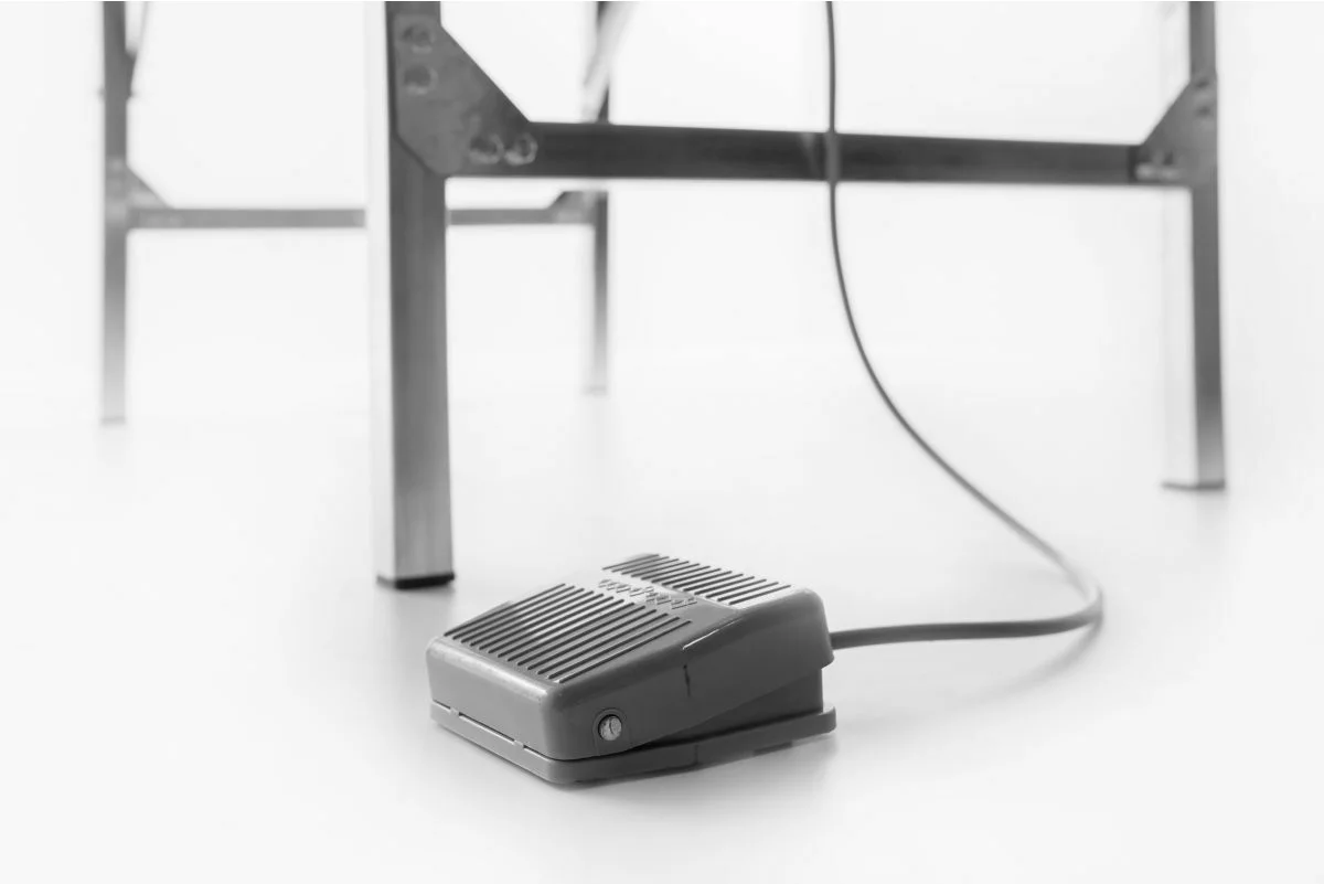 Кромкооблицовочный станок с конвейерной лентой KROM-KOMBO - фото