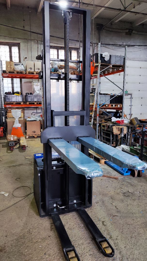 Штабелер самоходный 2,0 т 3,5 м TOR CDD2035-WS - фото