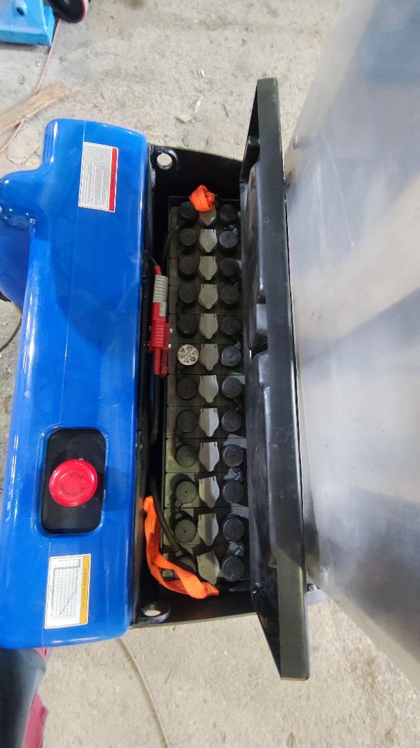 Штабелер самоходный 2,0 т 3,5 м TOR CDD2035-WS - фото