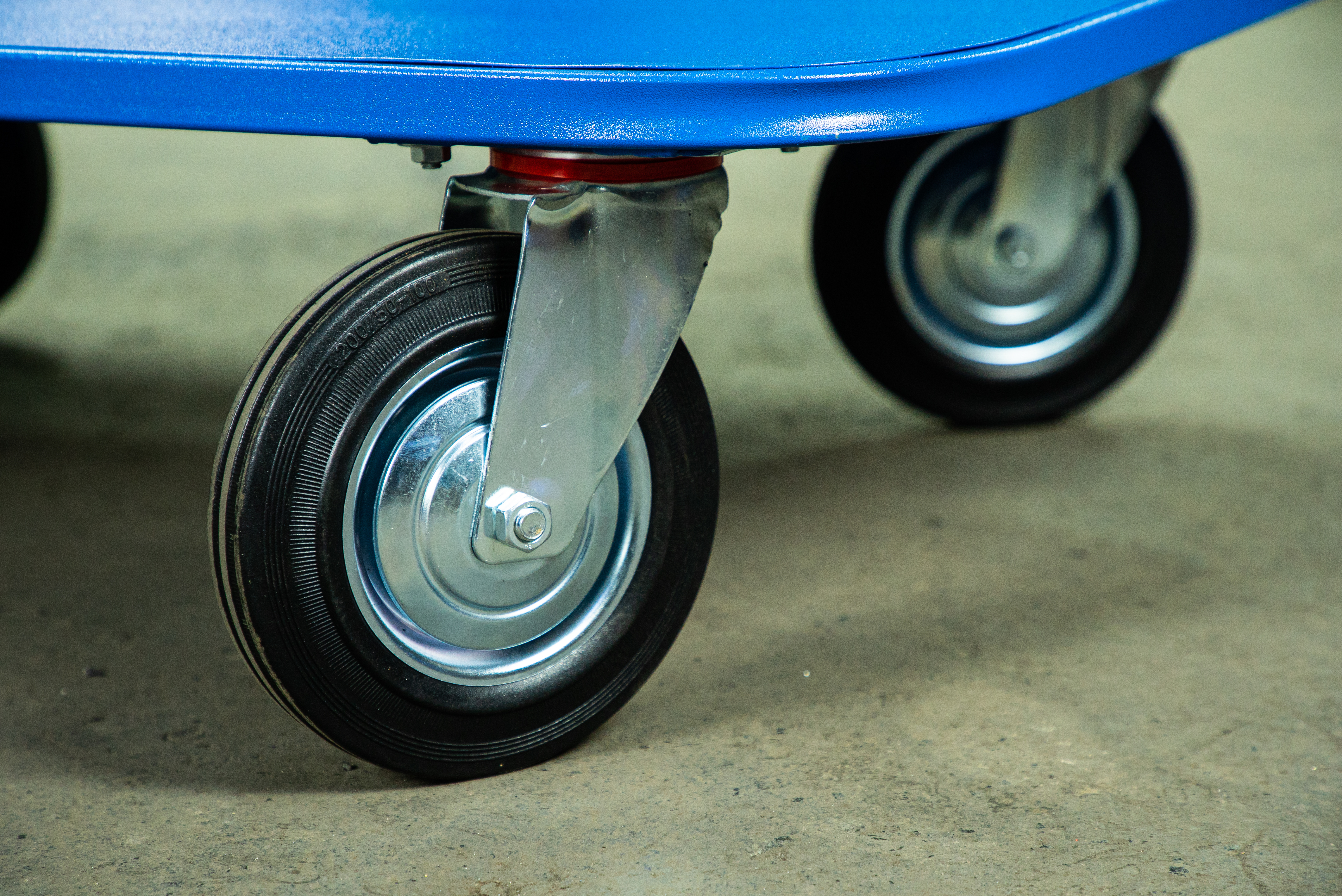 Тележка платформенная TOR ТП-5 (750х1800) г/п 555 кг (200 мм) - фото