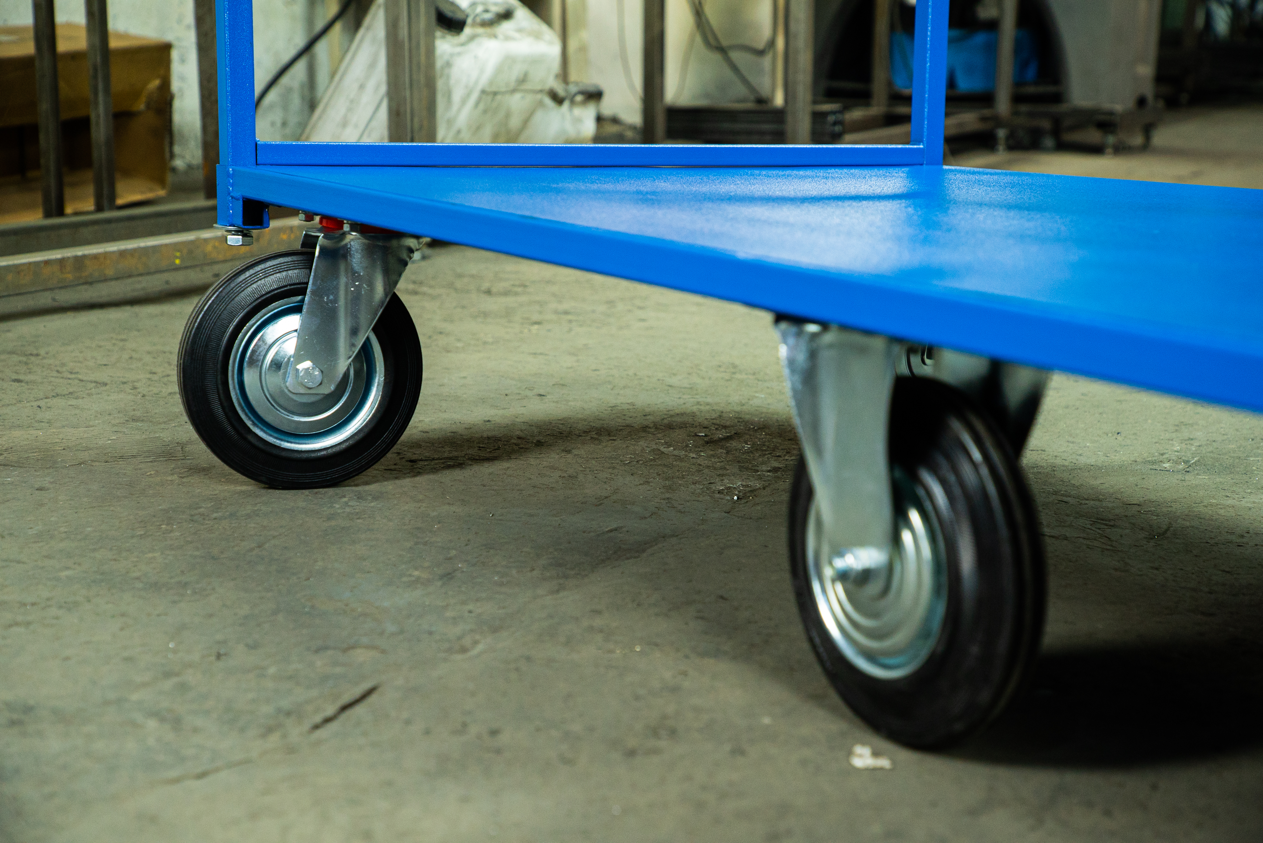 Тележка платформенная TOR ТП-5 (750х1800) г/п 555 кг (200 мм) - фото