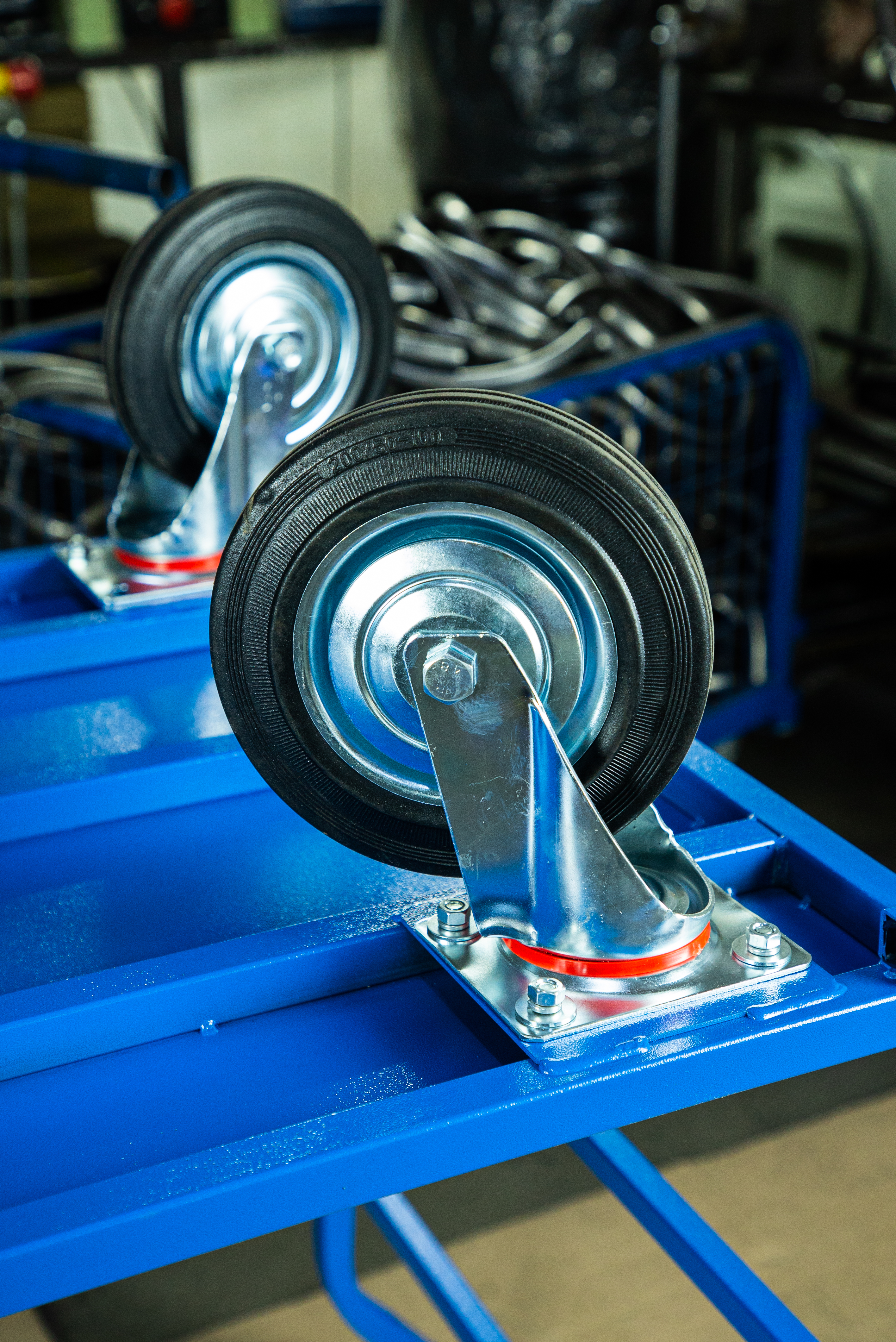 Тележка платформенная TOR ТП-Д (700х1200) с двумя ручками (колеса 200) - фото