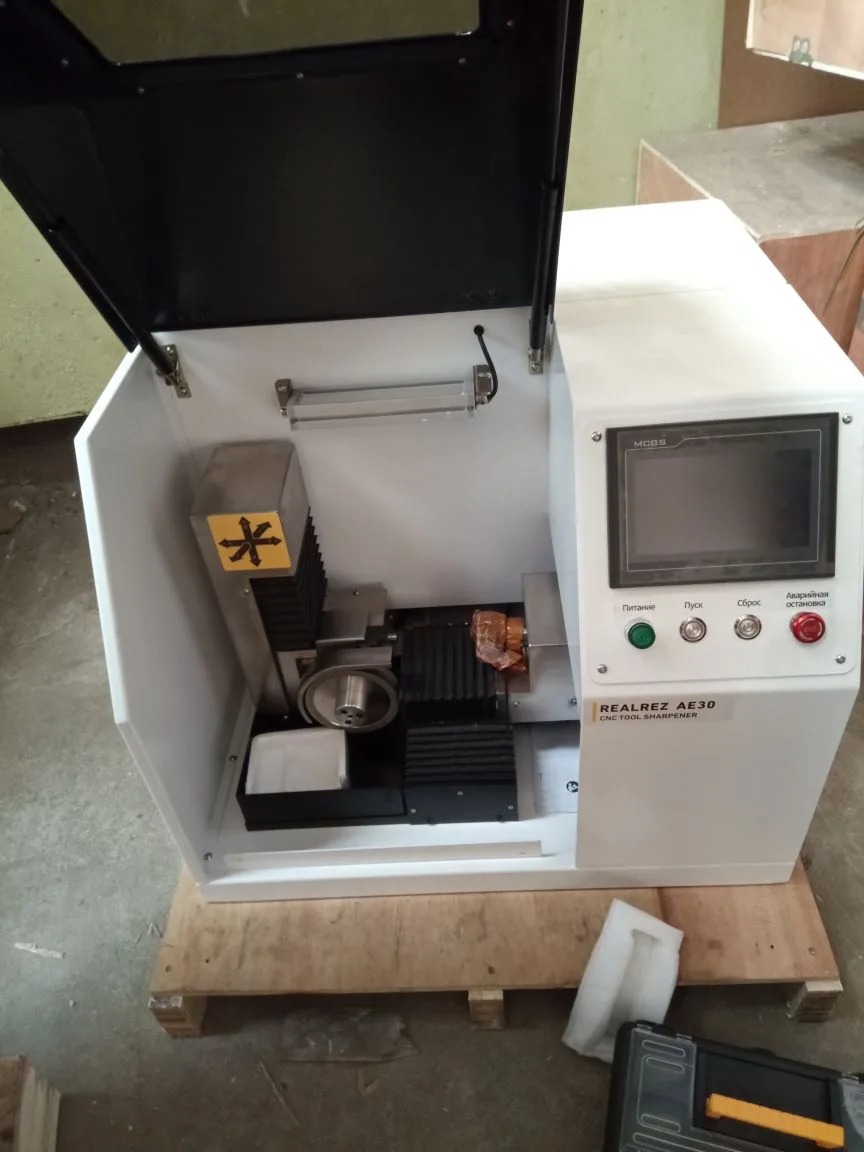 Заточной станок с ЧПУ для фрез REALREZ-AE30 - фото