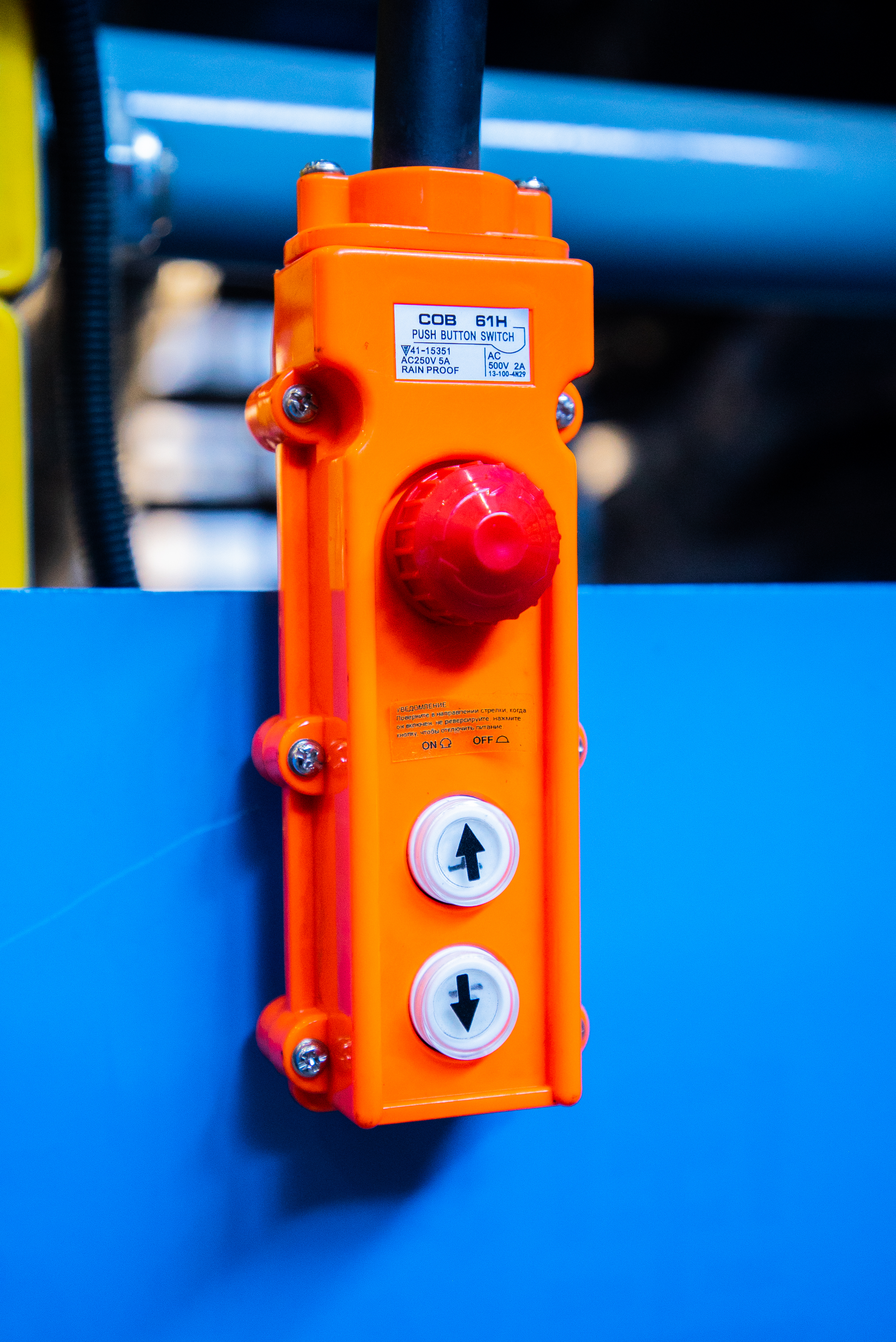 Подъемник ножничный передвижной аккумуляторный 500 кг, 12/14 м, 24/85 В/Ач TOR SJY-0,5-12 DC - фото