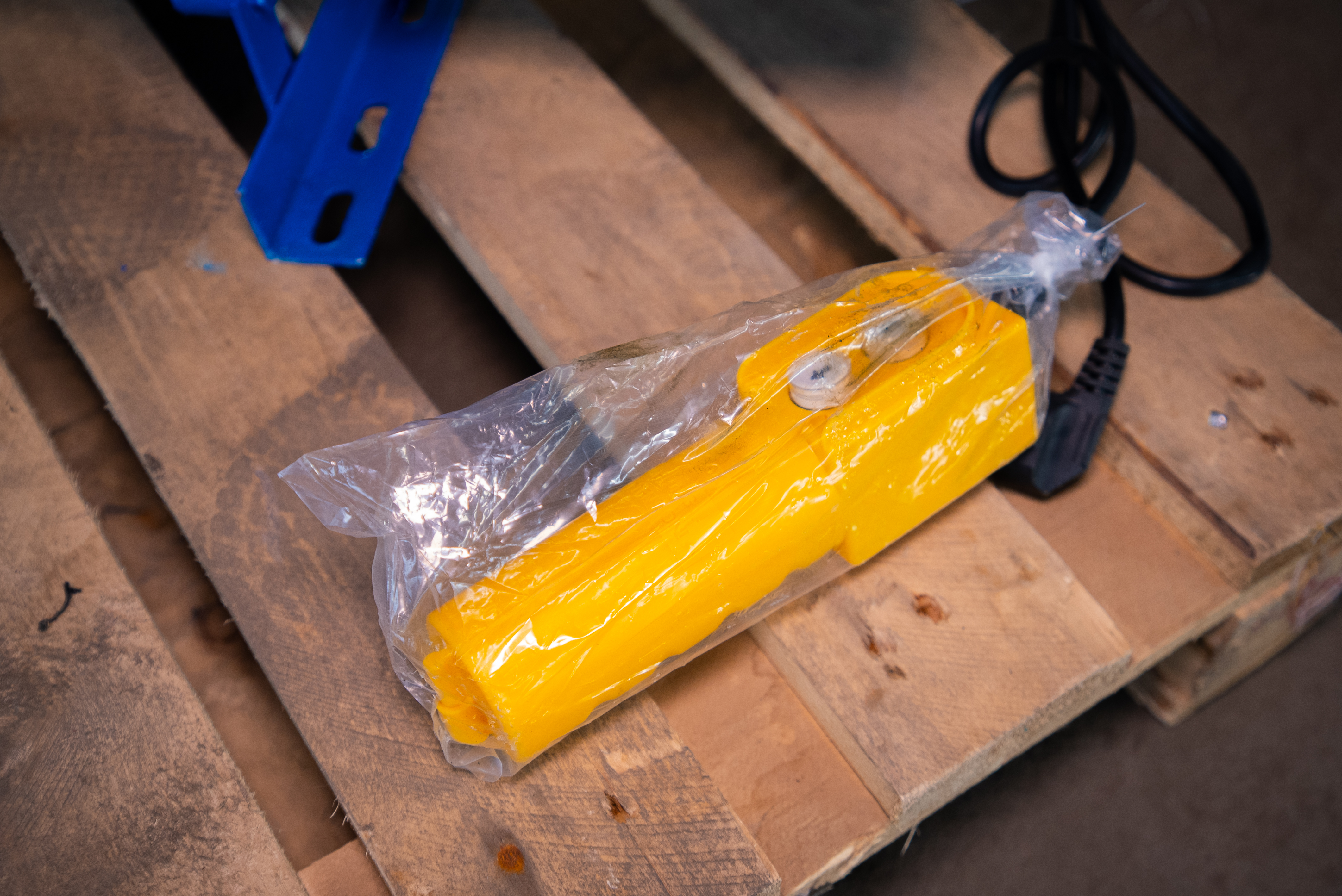 Лебедка электрическая 500 кг 100 м с канатом 220 В TOR KCD - фото