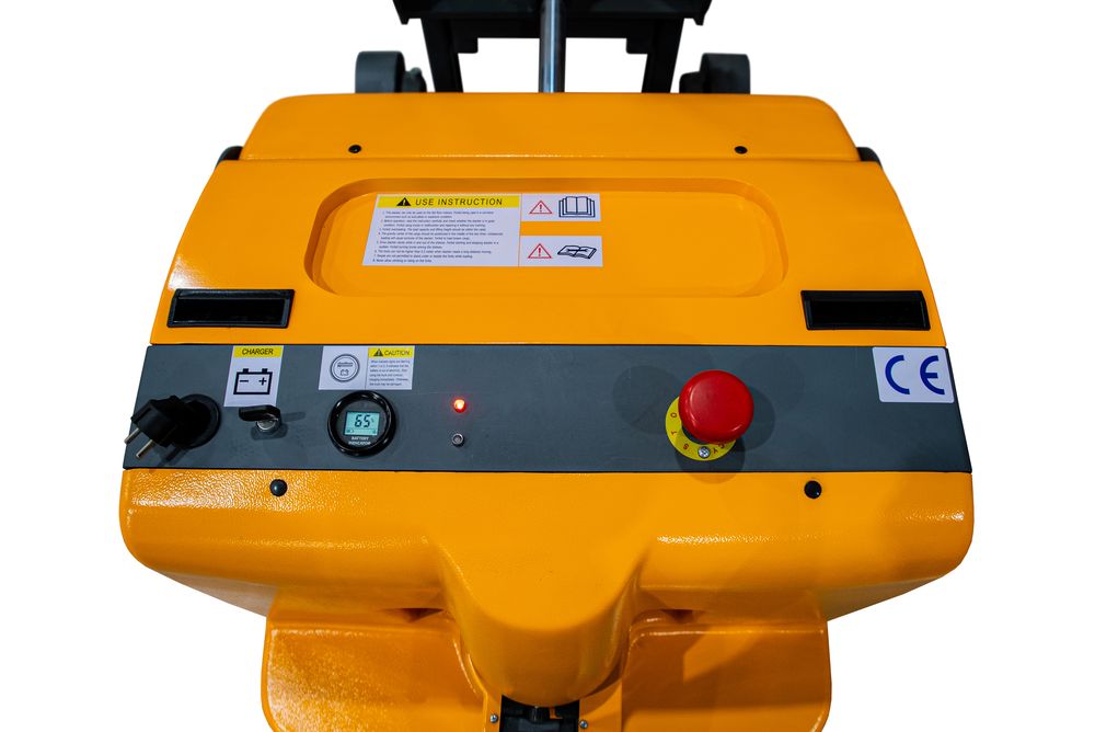 Штабелер самоходный 1,0 т 3,0 м XILIN CPD10W с наклоном мачты и противовесом 24/105 В/Ач - фото