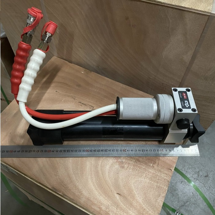 Гидроцилиндр ЦВД13-300Г для вскрытия дверей