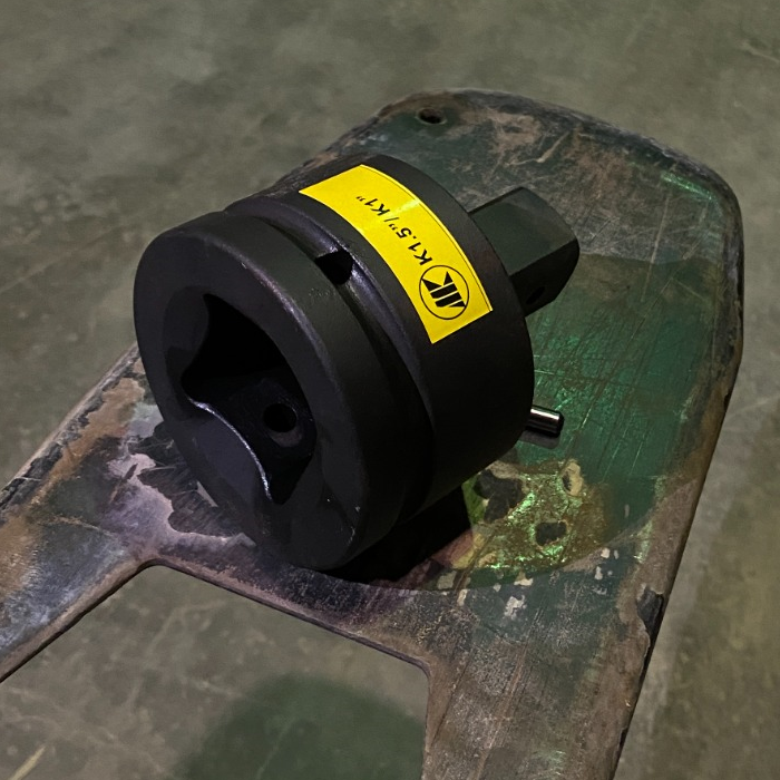 Переходник для торцевого гайковерта (с квадрата 3.5" на квадрат 2.5")