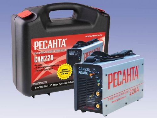 Сварочный аппарат инверторный Ресанта САИ 220 В КЕЙСЕ