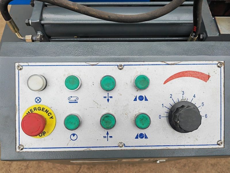 Двухколонный полуавтоматический ленточнопильный станок MetalTec BS 300CZ - фото