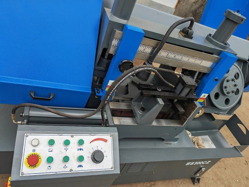 Двухколонный полуавтоматический ленточнопильный станок MetalTec BS 300CZ - фото