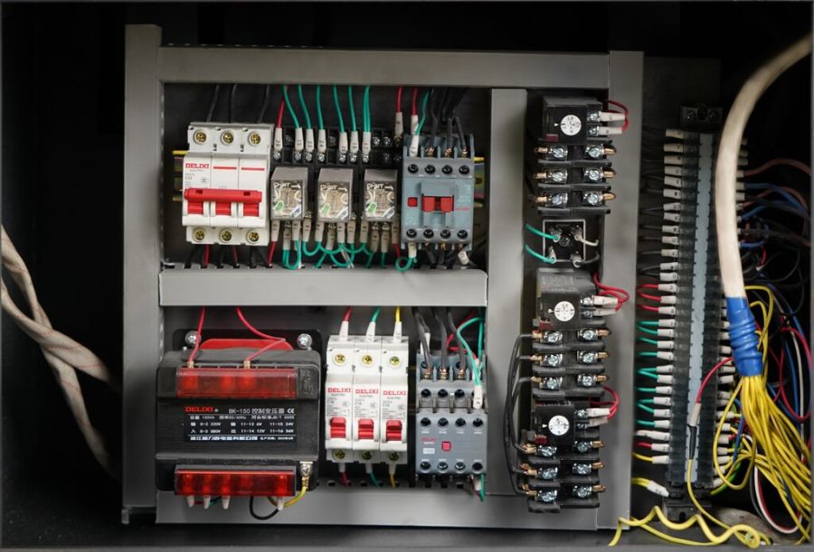 Полуавтоматическая ленточная пила по металлу Metal Master BSM-330R SAF - фото