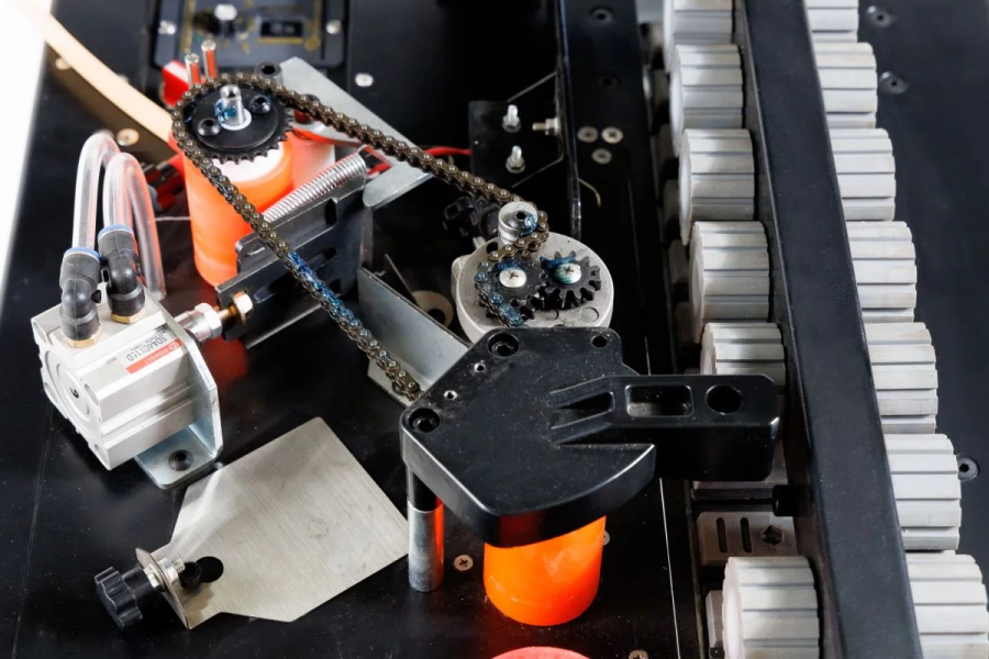 Кромкооблицовочный станок с конвейерной лентой KROM-KOMBO - фото