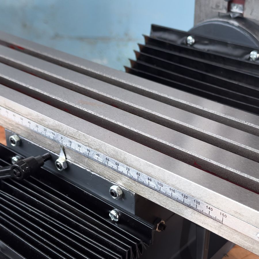 Вертикально-фрезерный станок VISPROM FPV-25LP - фото