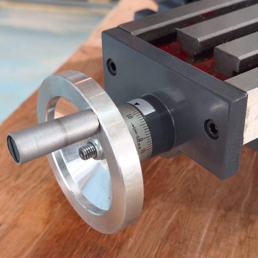 Вертикально-фрезерный станок VISPROM FPV-25LP - фото