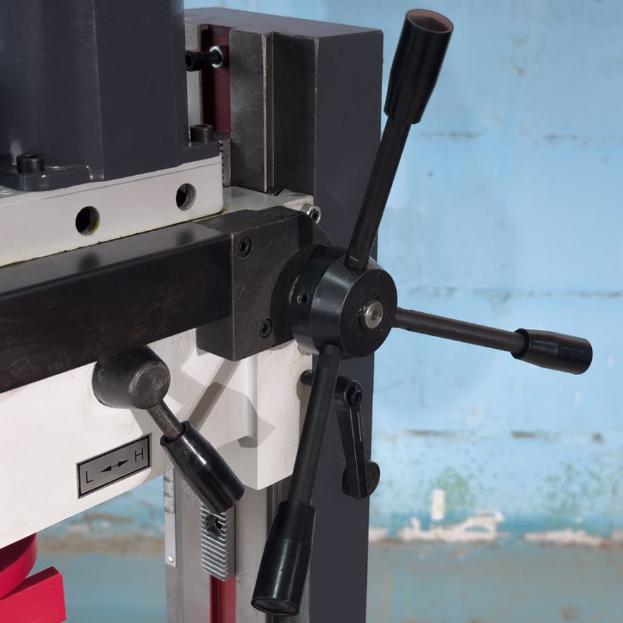 Вертикально-фрезерный станок VISPROM FPV-25LP - фото