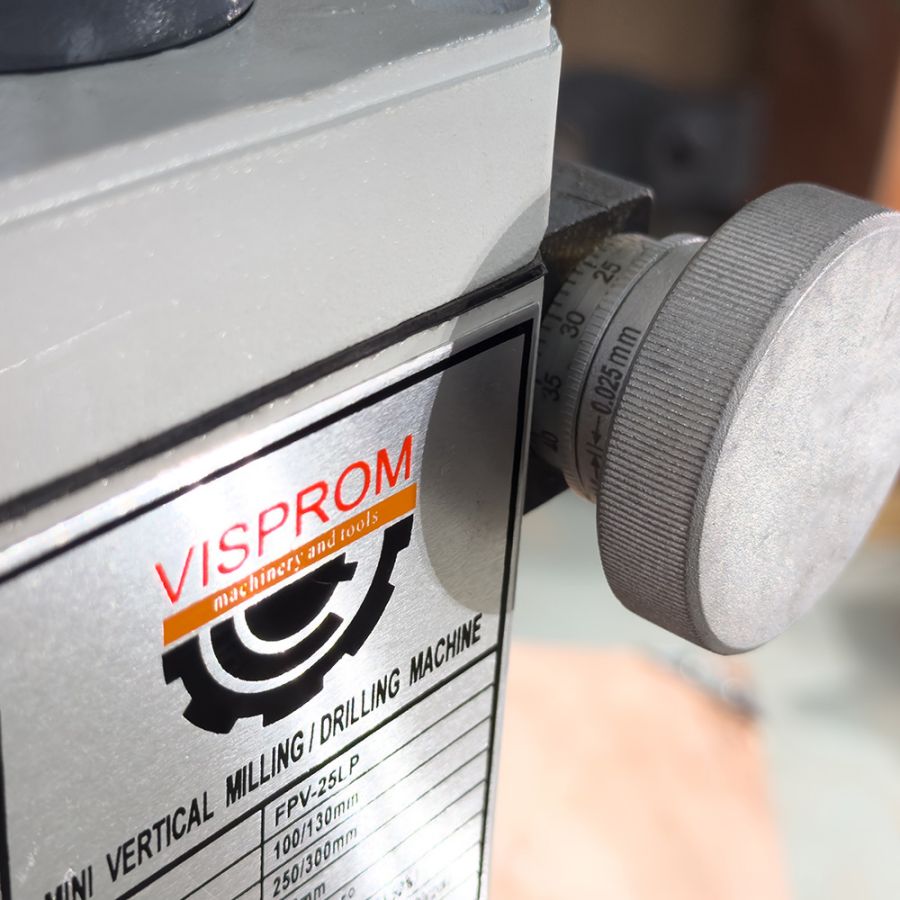 Вертикально-фрезерный станок VISPROM FPV-25LP - фото