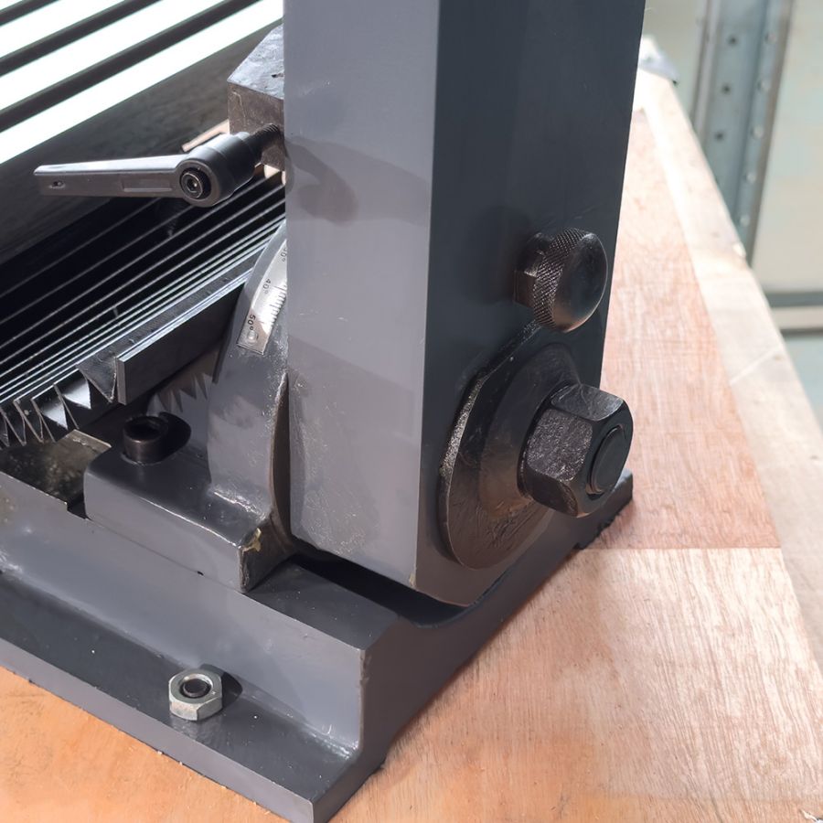 Вертикально-фрезерный станок VISPROM FPV-25LP - фото